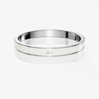 Delicate Vivi Coo motherhood stork bracelet in silver celebrating pregnancy and birth